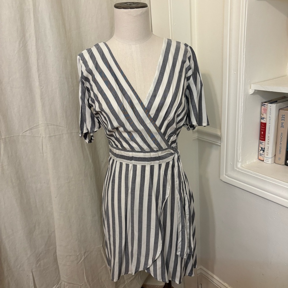 *NWT* BB DAKOTA Dress